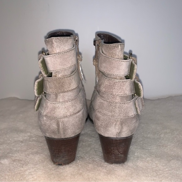 Stuart Weitzman Kickstart Studded Suede Ankle Boot 6 - Picture 9 of 14